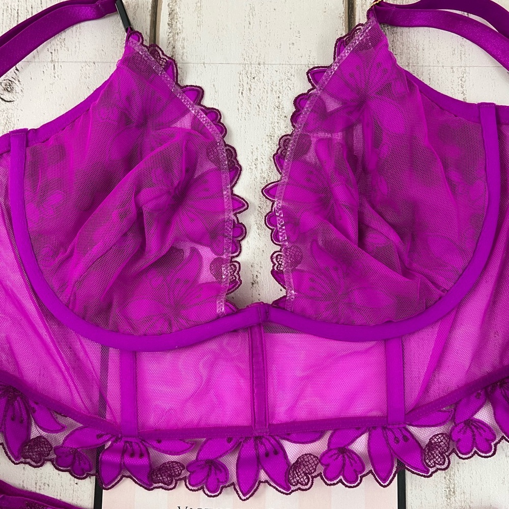 36DD/M VS Very Sexy Ziggy Glam Flower Lightly Lined Quarter Cup Bustier & Thong - Picture 9 of 14